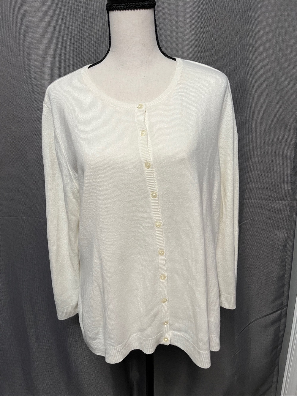 New York & Company Cream Button-Front Crewneck Cardigan